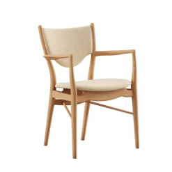 46 Armchair, valnød af Finn Juhl