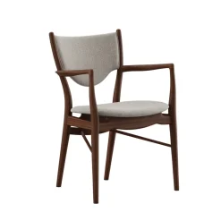 46 Armchair, valnød af Finn Juhl