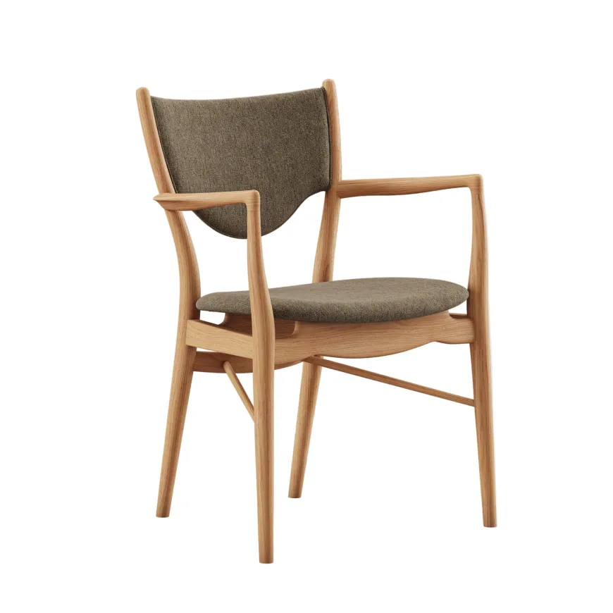 46 Armchair, valnød af Finn Juhl