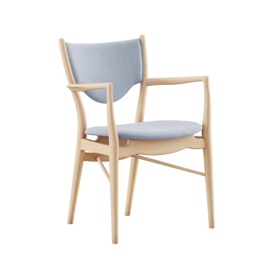 46 Armchair, valnød af Finn Juhl