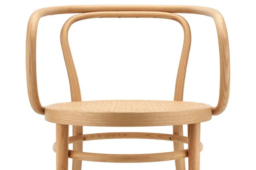 209 Armstol, sort fra Thonet