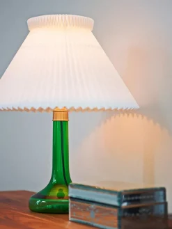 343 Bordlampe, grøn fra Le Klint