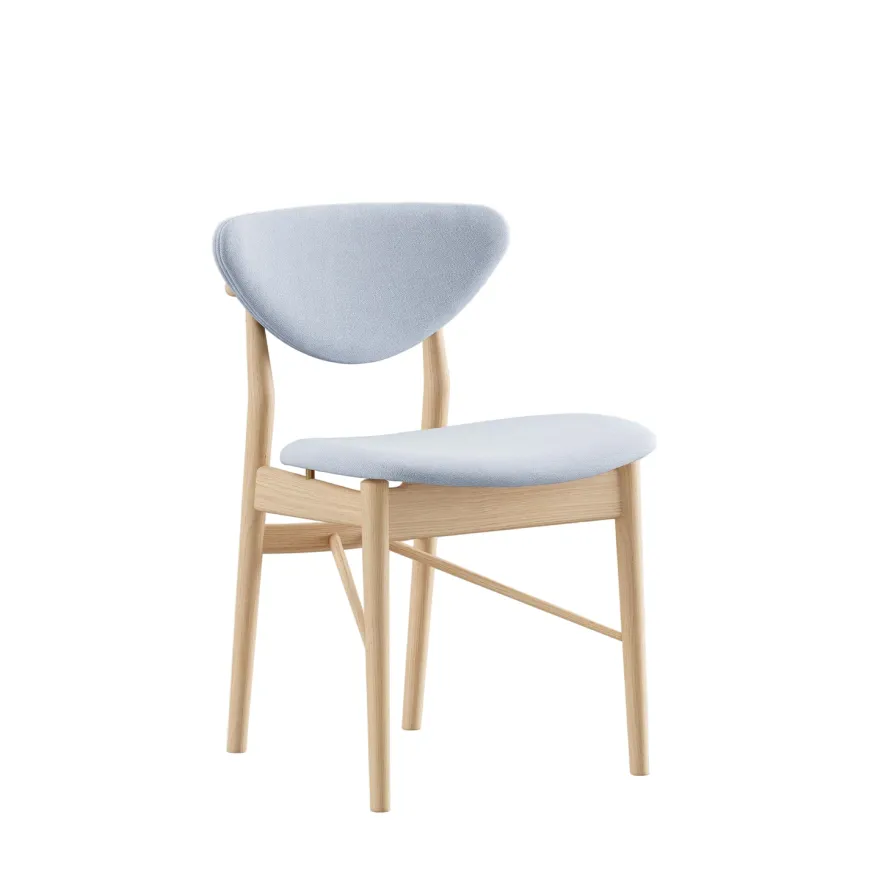 108 Chair, valnød af Finn Juhl