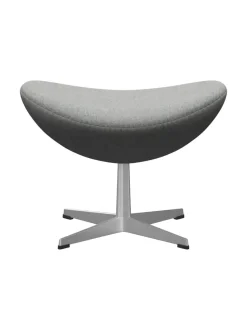 3127 Fodskammel til Ægget af Arne Jacobsen stofgr. 2