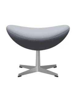 3127 Fodskammel til Ægget af Arne Jacobsen stofgr. 2