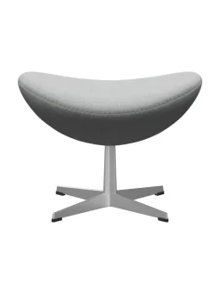 3127 Fodskammel til Ægget af Arne Jacobsen stofgr. 2