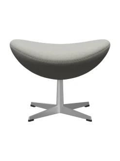 3127 Fodskammel til Ægget af Arne Jacobsen stofgr. 2