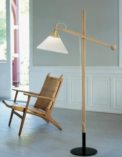 325 Gulvlampe fra Le Klint