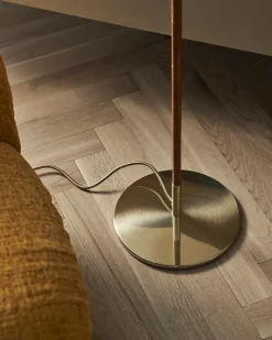 9602 Gulvlampe i Bambus fra GUBI