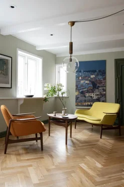 53 Lænestol, valnød af Finn Juhl