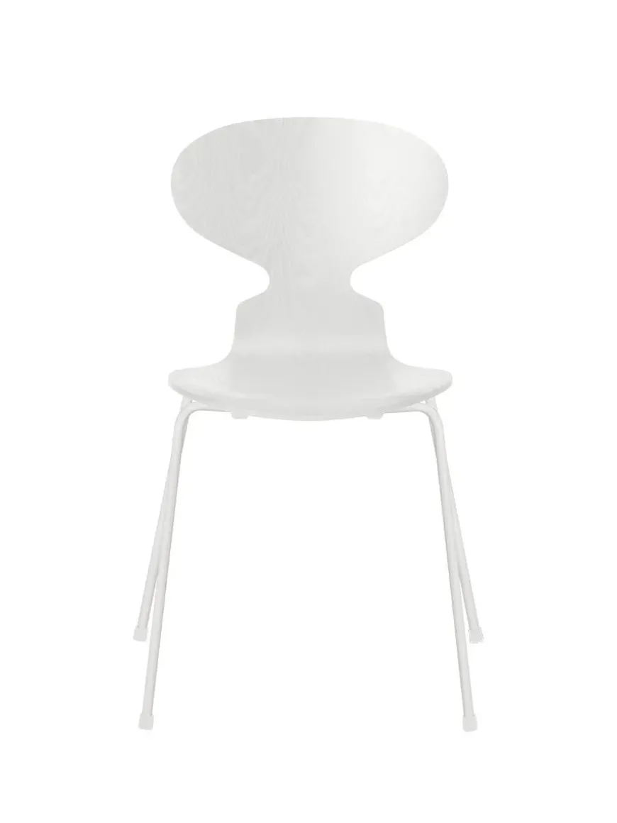 3101 Myren Stol i farvet ask af Arne Jacobsen