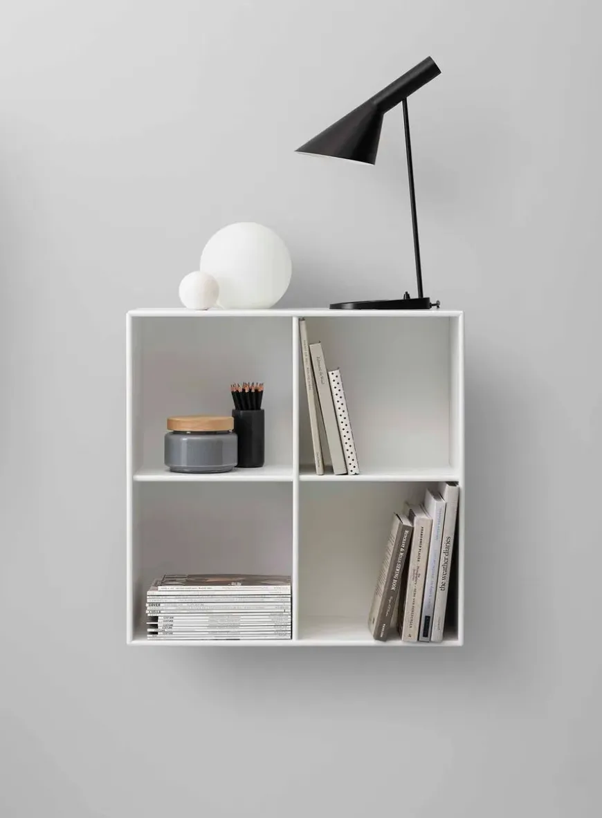 1112 reol inkl. sokkel fra Montana