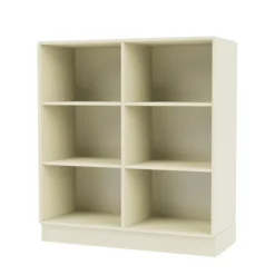 1113 reol inkl. sokkel fra Montana