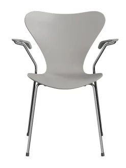 3207 Serie 7 Armstol af Arne Jacobsen