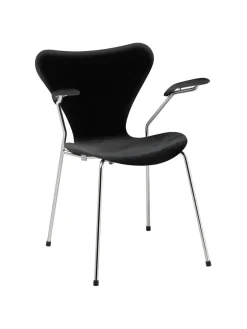 3207 Serie 7 Armstol af Arne Jacobsen