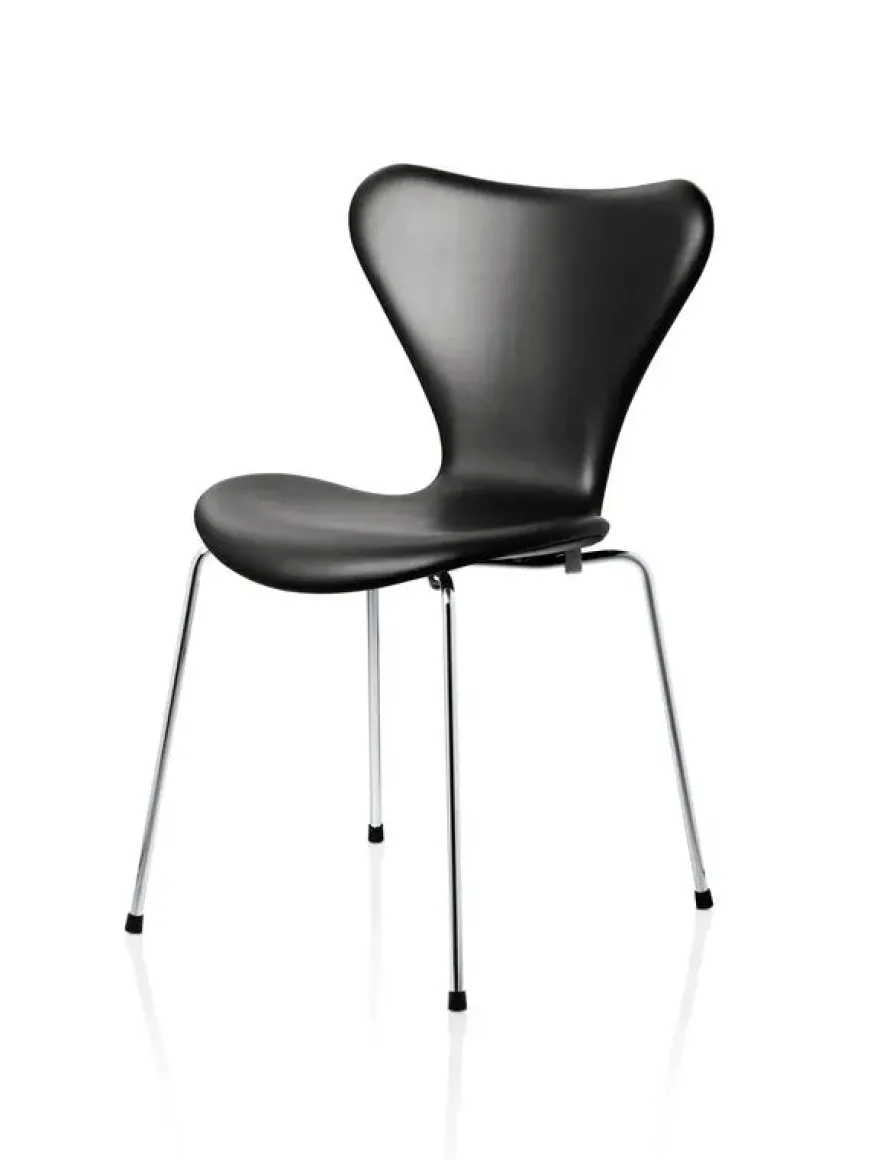 3107 Serie 7, fuldpolstret af Arne Jacobsen
