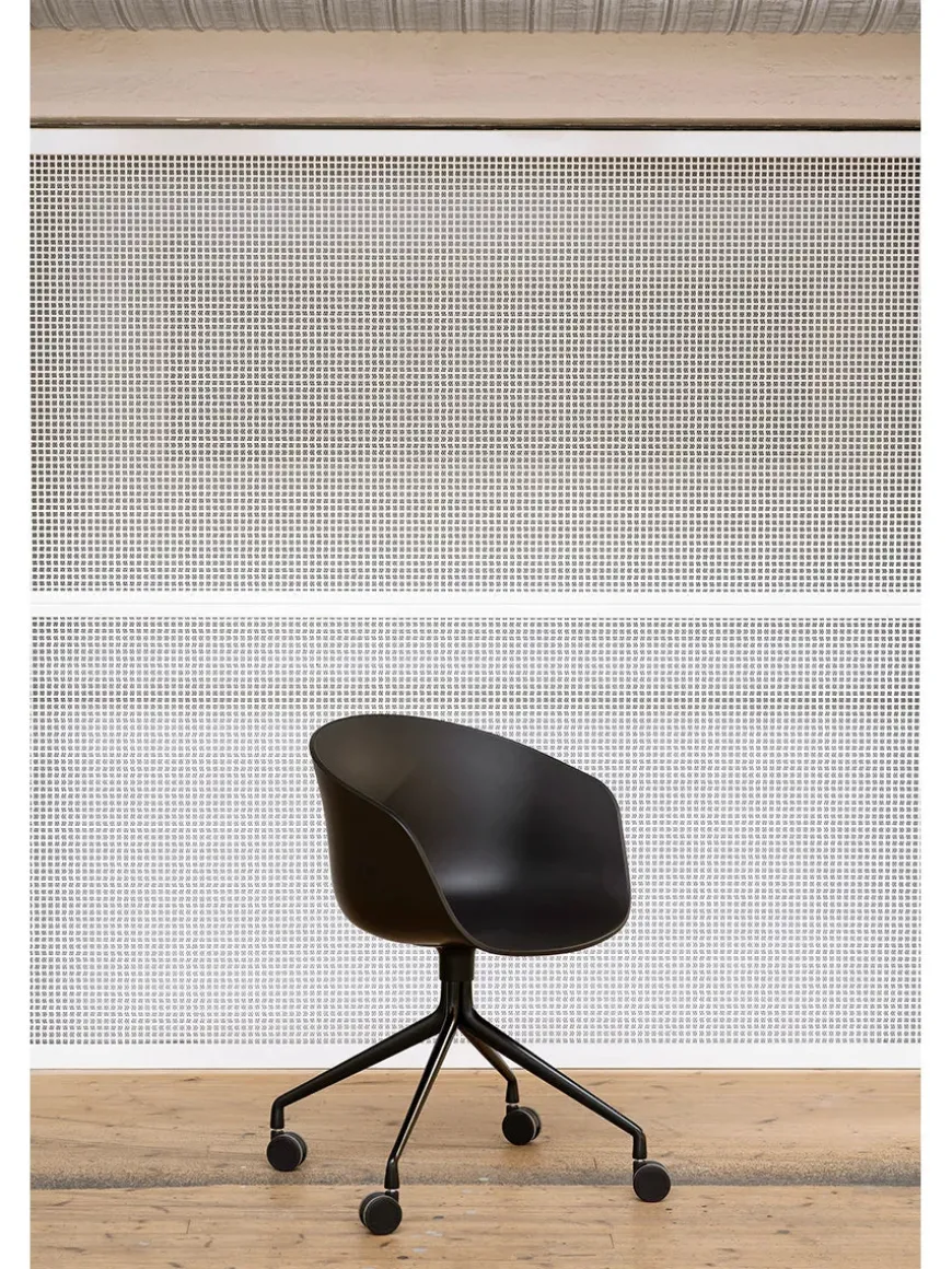 About a Chair AAC52 Forsidepolstret, hvid skal fra Hay