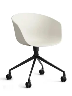 About a Chair AAC52 Forsidepolstret, hvid skal fra Hay