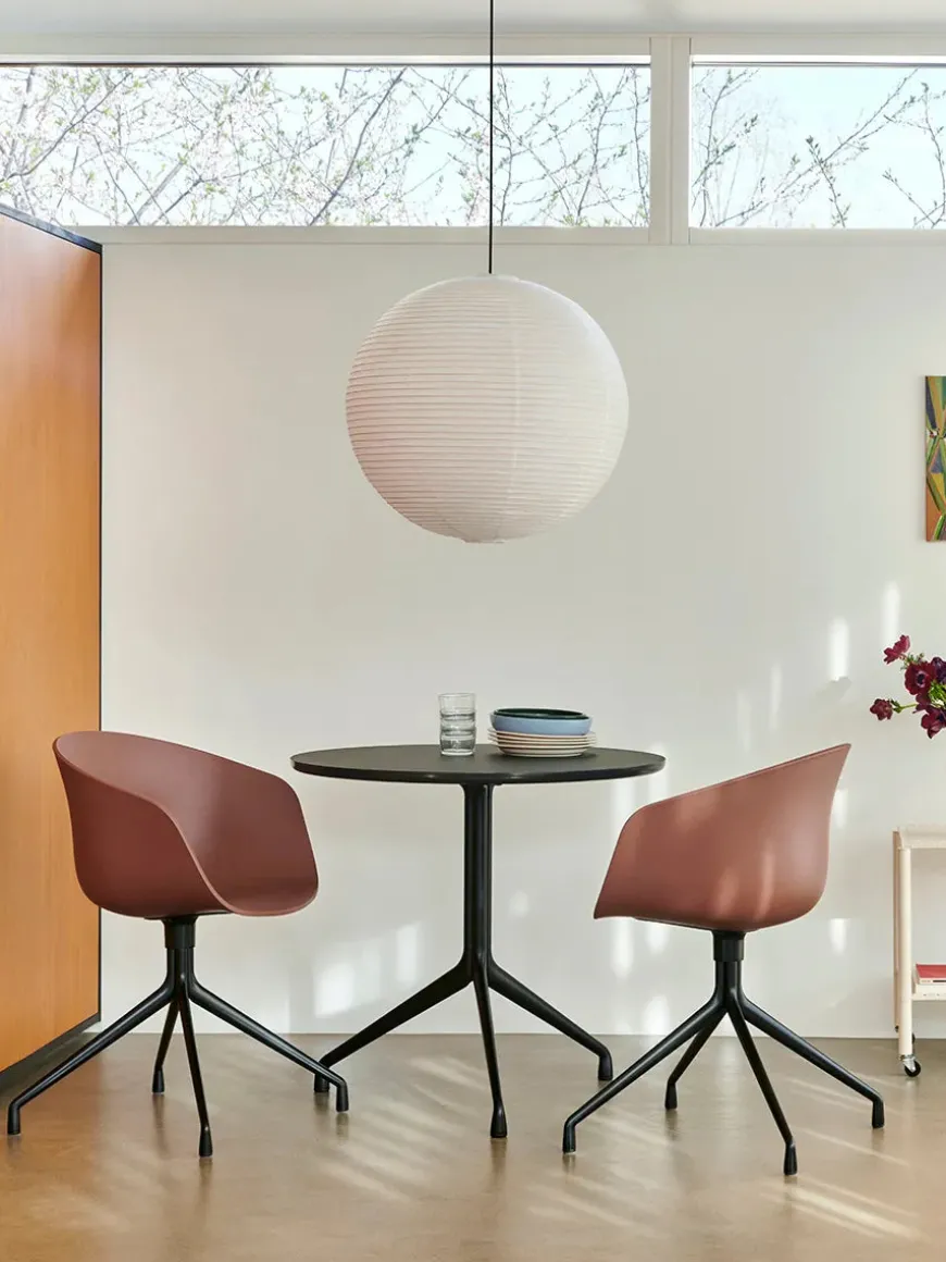 About a Chair AAC52 Forsidepolstret, sort skal fra Hay