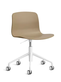 About a Chair AAC51 fra Hay