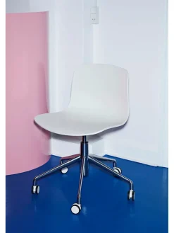 About a Chair AAC51 fra Hay