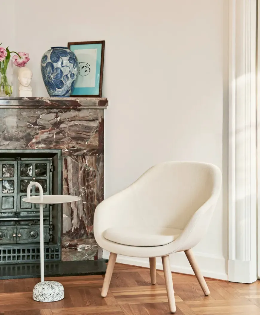 About a Lounge Chair low AAL81 fra Hay