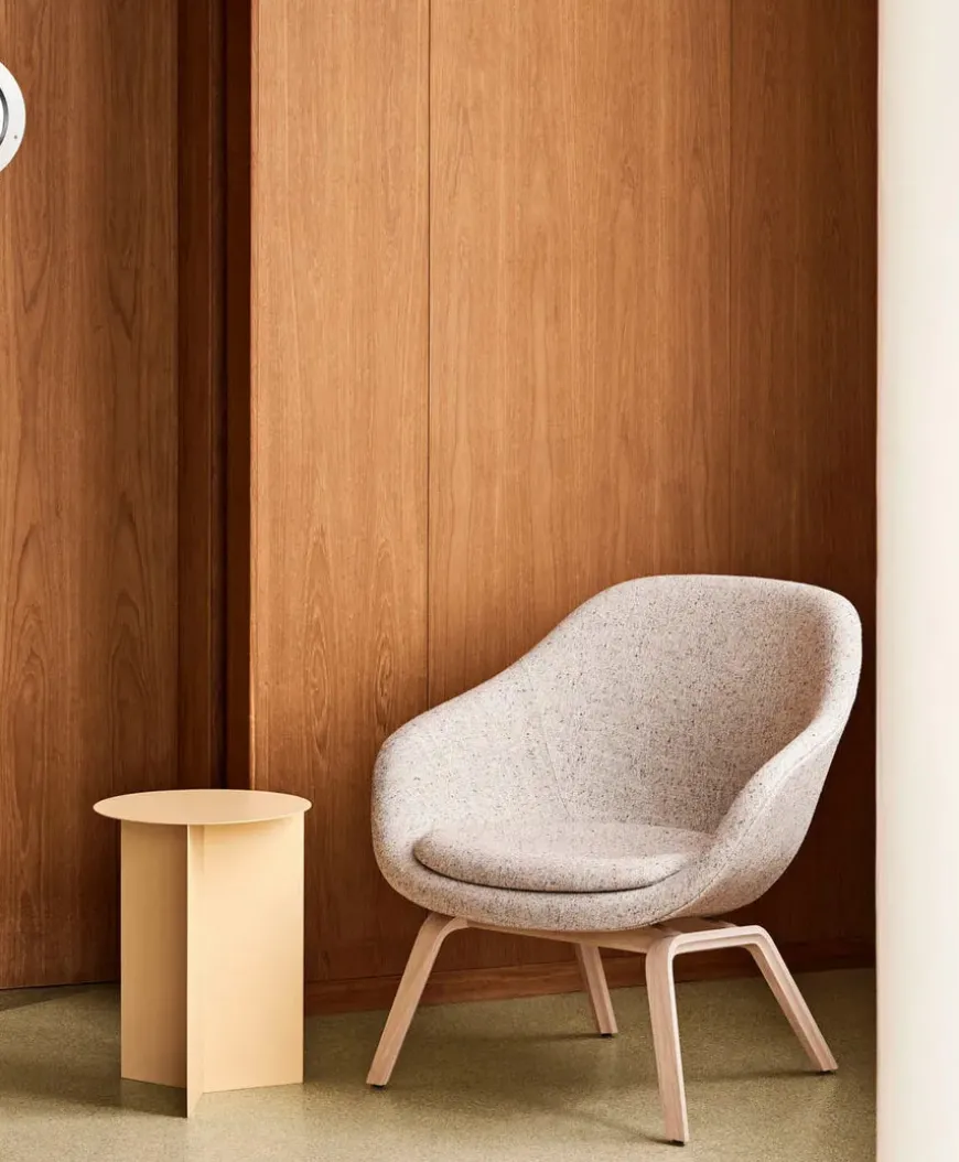 About a Lounge Chair low AAL82 fra Hay