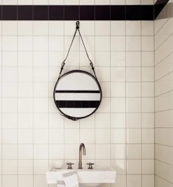 Adnet spejl fra GUBI