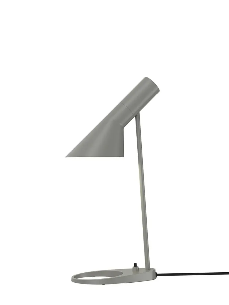 AJ Mini Table Lamp, black/brass af Arne Jacobsen