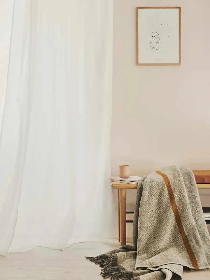 Alrø Plaid, grey navy fra Silkeborg Uldspinderi