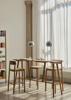 Betty TK17 Bar Chair fra &Tradition