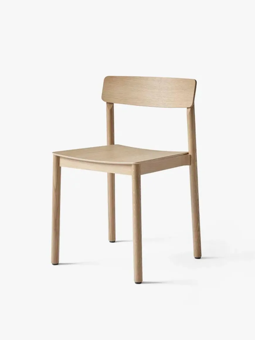 Betty TK2 Spisestol fra &Tradition