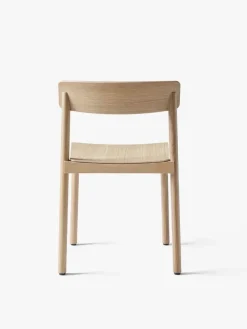 Betty TK2 Spisestol fra &Tradition