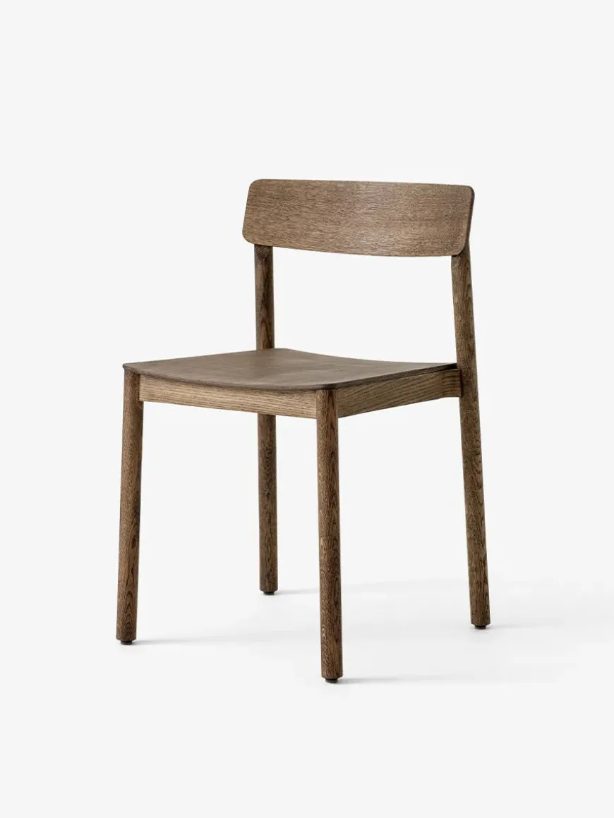 Betty TK2 Spisestol fra &Tradition