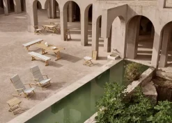 BM1771 Udendørs Spisebord af Børge Mogensen