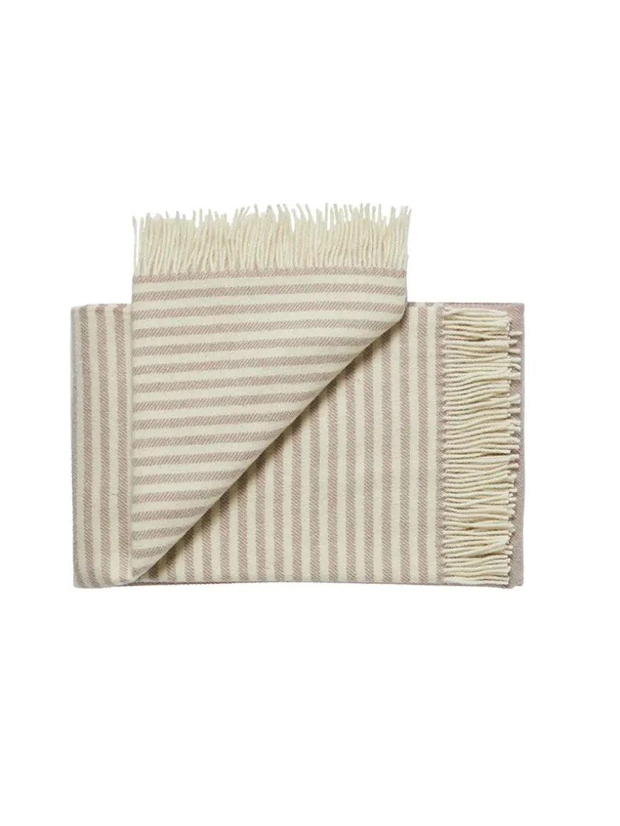 Bogø Plaid, light nordic grey fra Silkeborg Uldspinderi