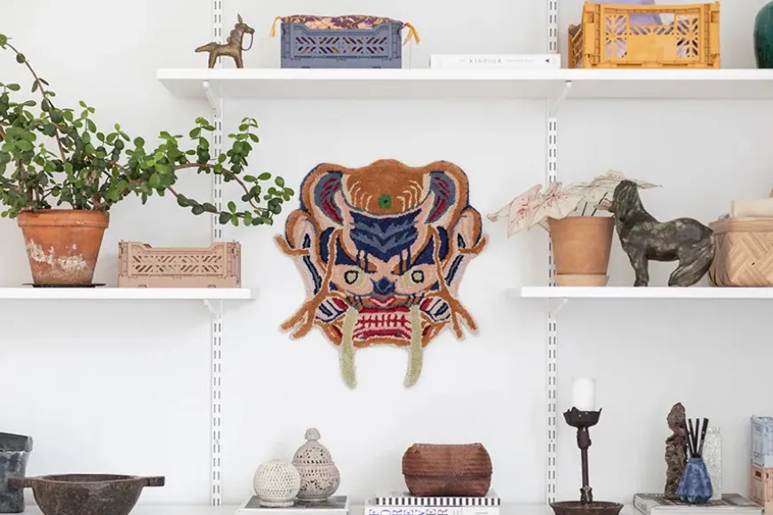 Burma Dragon Face Rug fra Bongusta