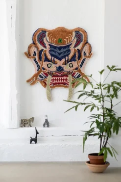 Burma Dragon Face Rug fra Bongusta