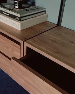 Cabinet Low w. Drawers fra New Works