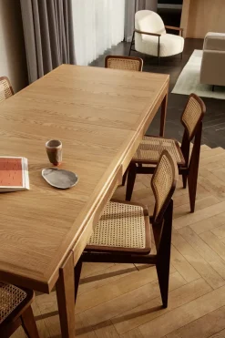 C-Chair American Walnut Oiled fra GUBI