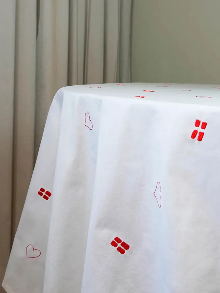 Celebration Dug, Rund fra Blåmst