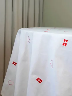 Celebration Dug, Rund fra Blåmst