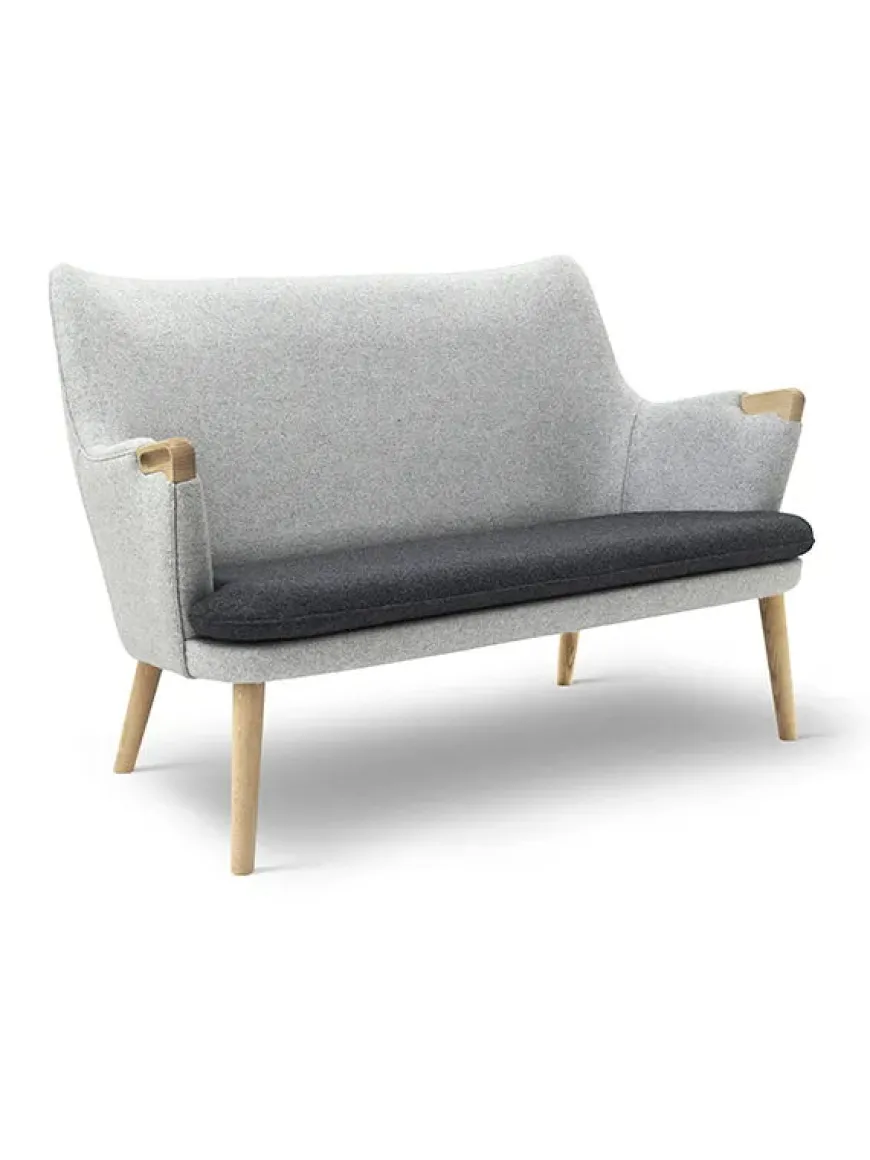 CH72 Sofa af Hans J. Wegner
