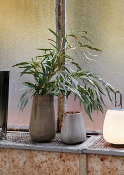 Collect Ceramic Vases fra &Tradition