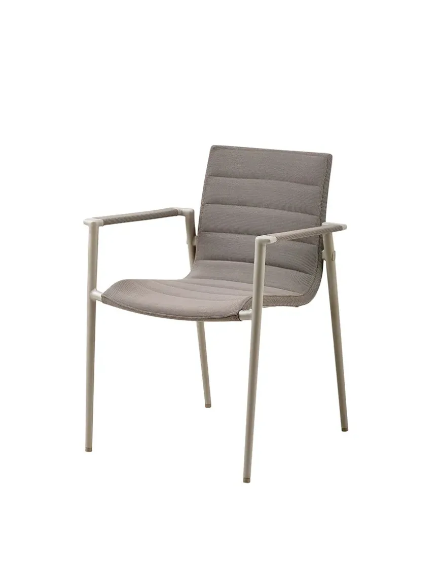 Core Stol m. Armlæn fra Cane-line