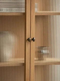 Curiosity Cabinet, low fra Audo Copenhagen