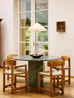 Daumiller Side Chair, golden pine fra GUBI