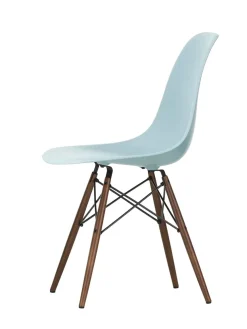 Eames Plastic Side Chair DSW, mørkbejdset ahorntræ fra Vitra