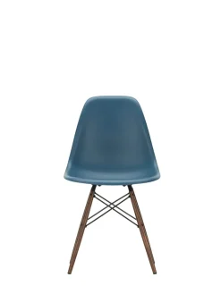 Eames Plastic Side Chair DSW, mørkbejdset ahorntræ fra Vitra