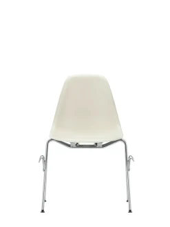 Eames Plastic Side Chair DSS, stabelbar fra Vitra